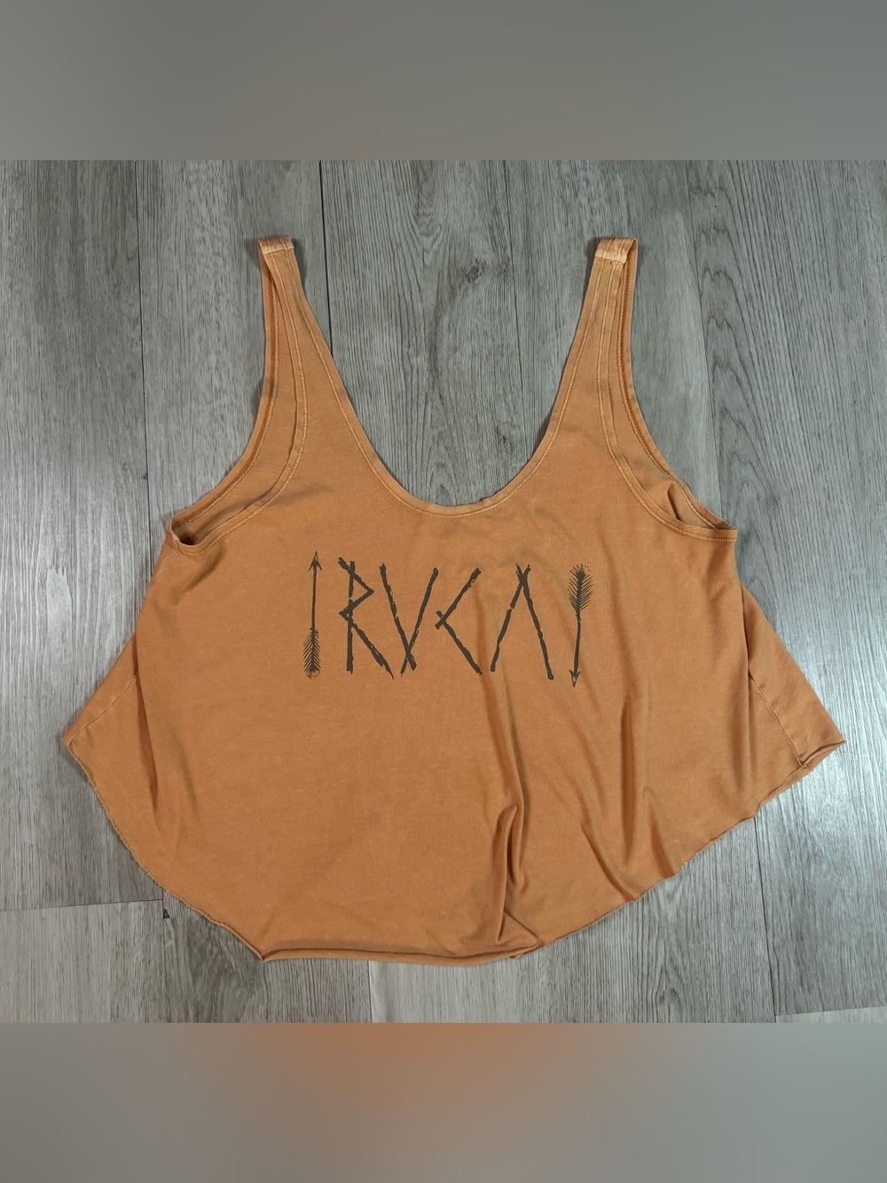 RVCA Women’s Burnt orange oversize Scoop Neck Logo Wide Strap Pullover Tank XS.